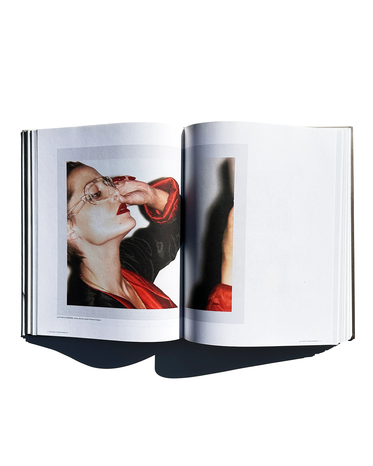 MAGAZINE